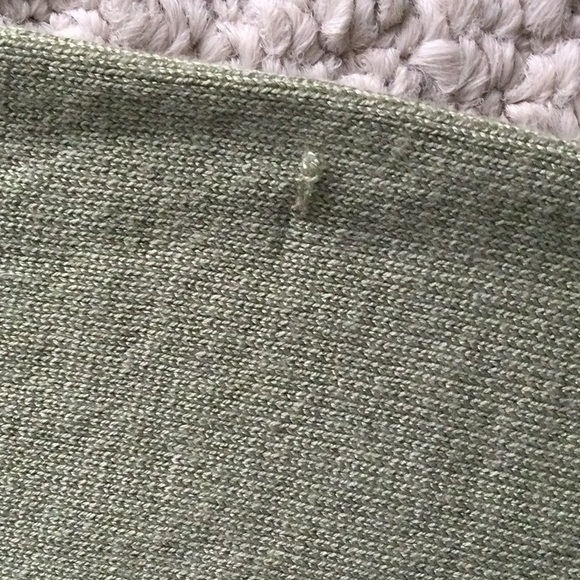 Collegiate-look two-tone green cardigan with white stripe - Picture 5 of 6